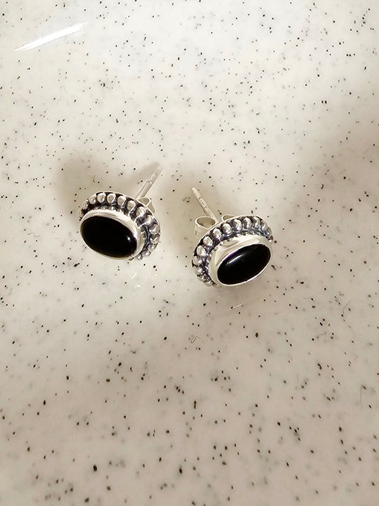 Filigree Silver Stud Earring - Onyx