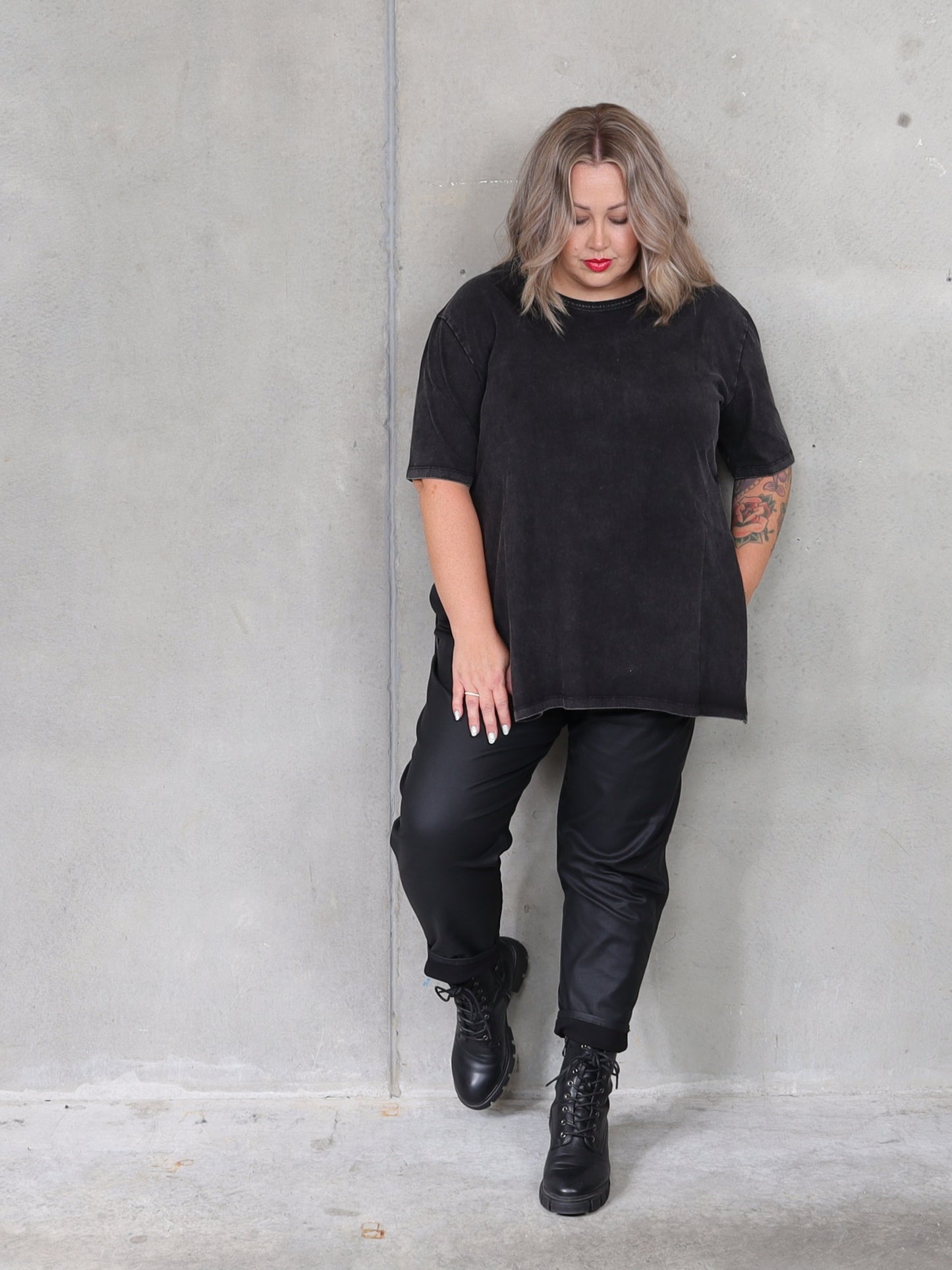 Barracuda Tee - Charcoal