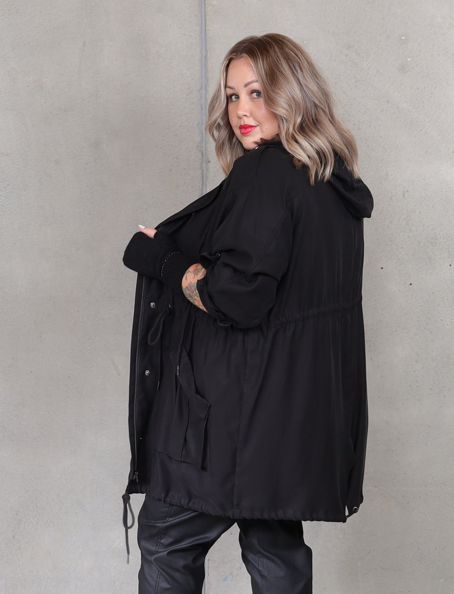 Evenflow Anorak - Black
