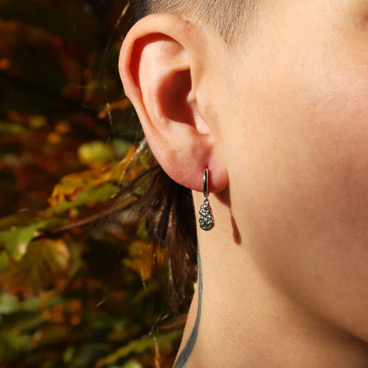 Tiki Huggie - Silver