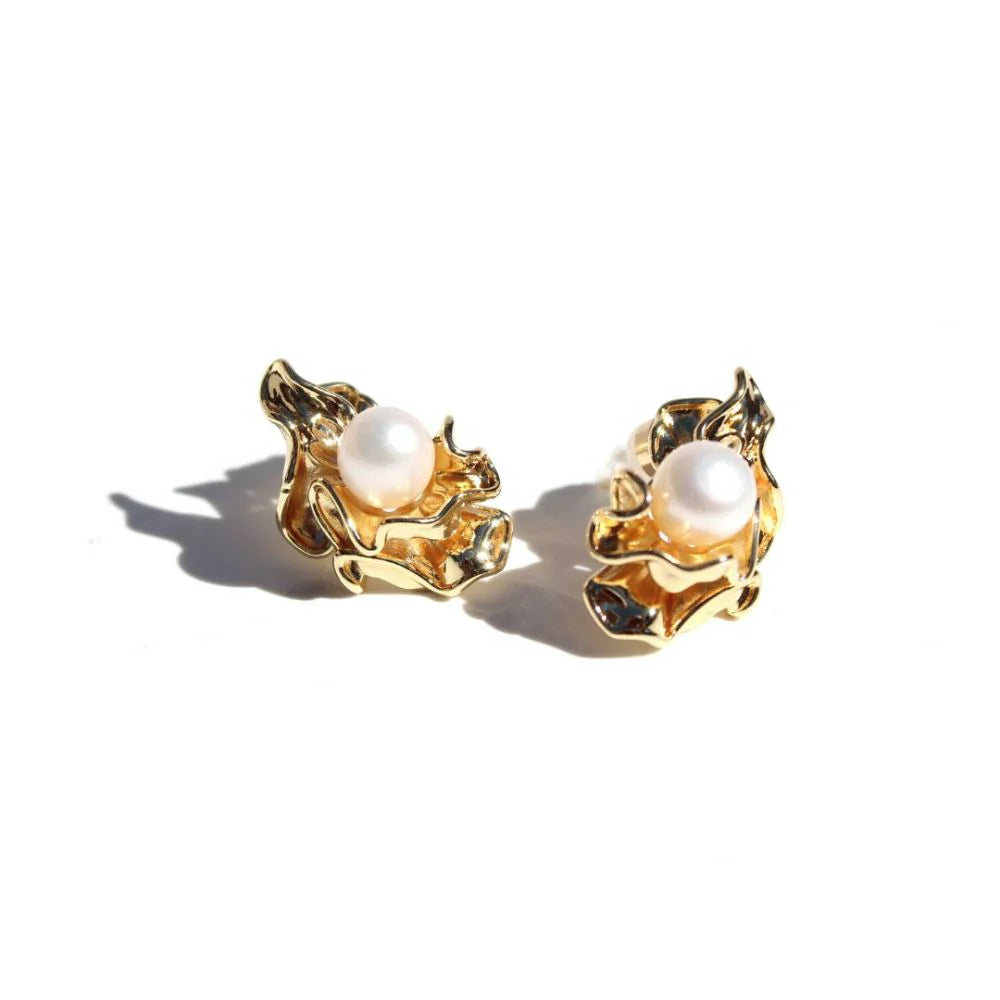 Queen of the Foxes Earrings - Gold Ruched Pearl