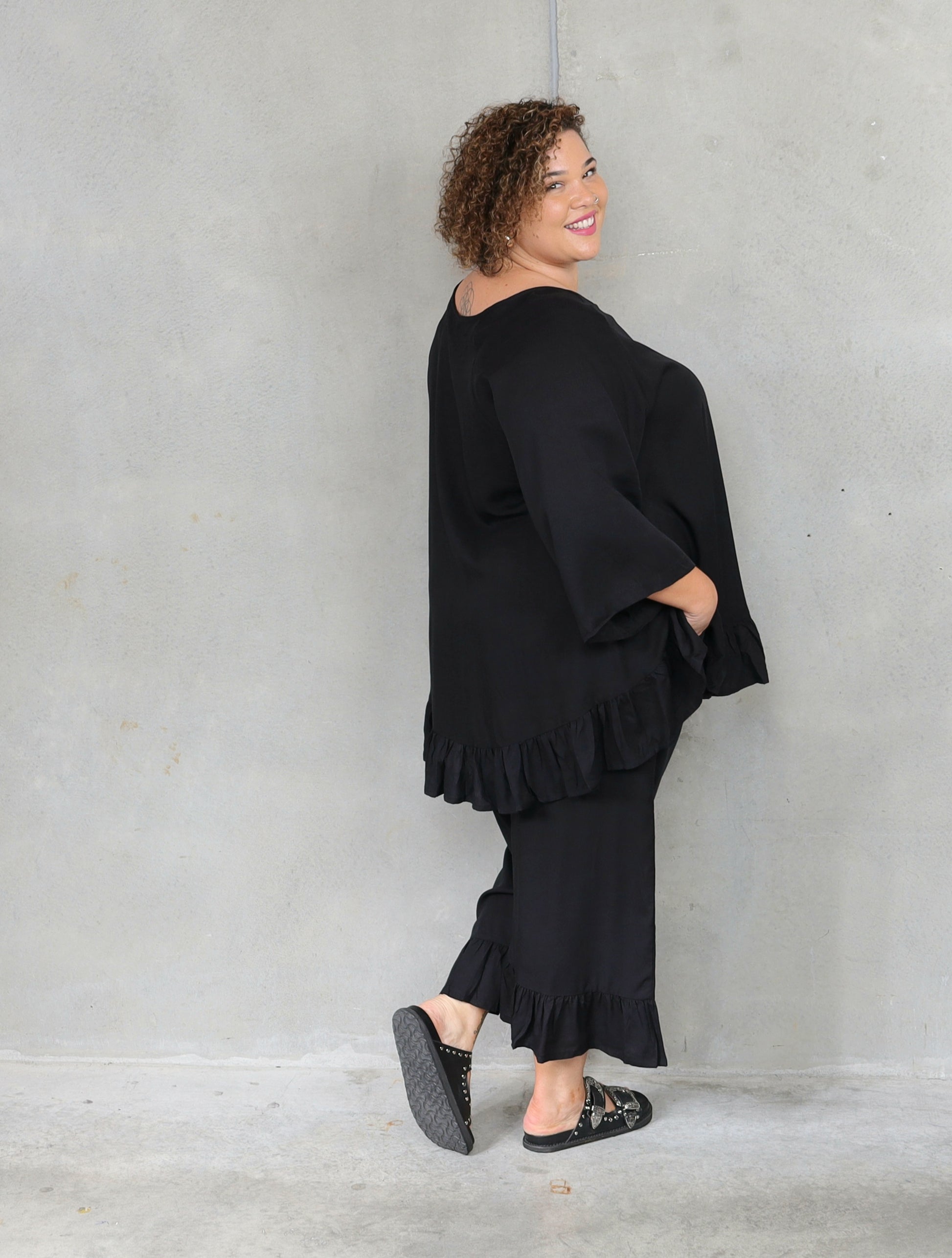Gigi Top  - Black - Isla-Maree