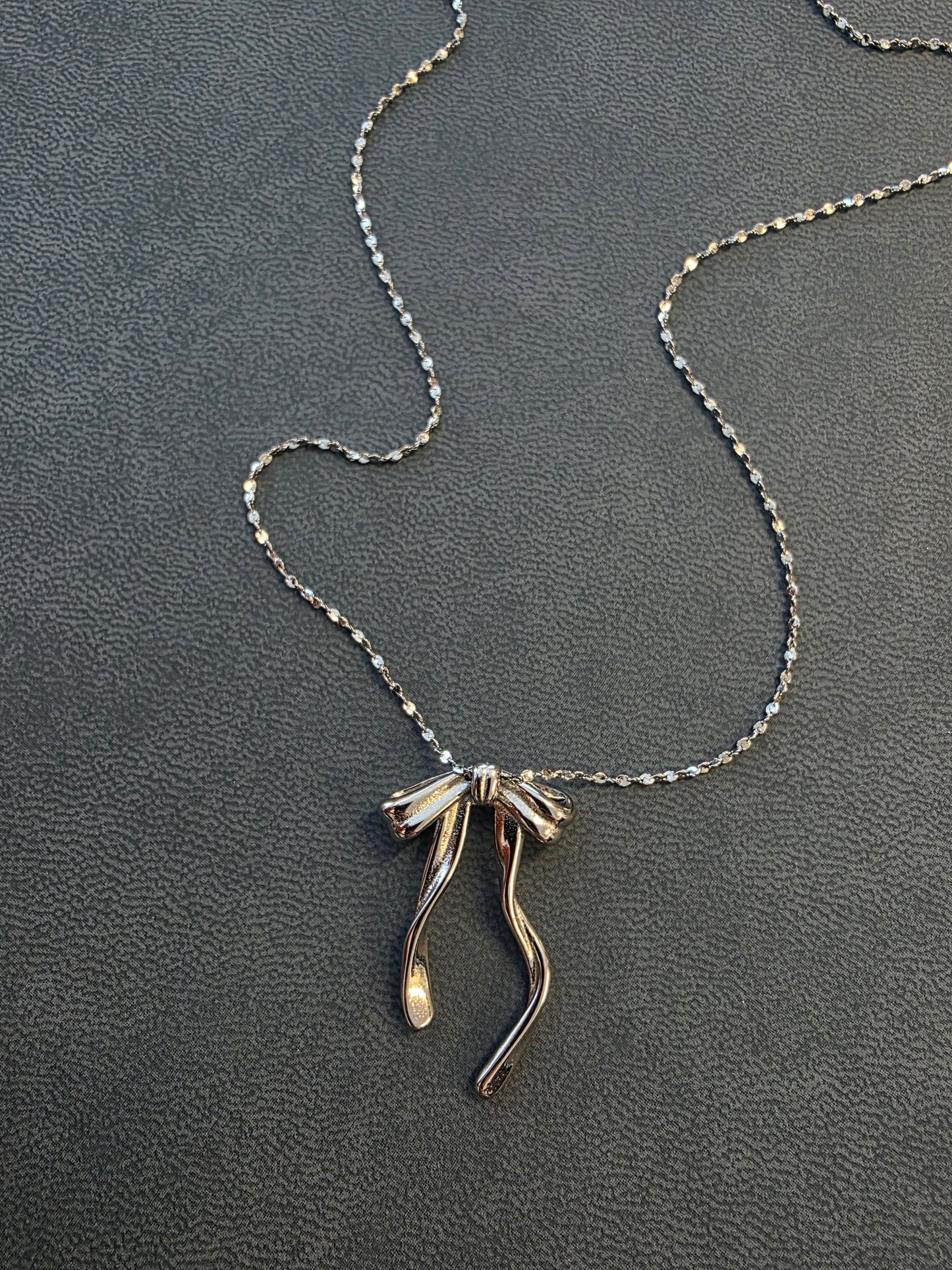 Bow Necklace - Silver - Isla-Maree