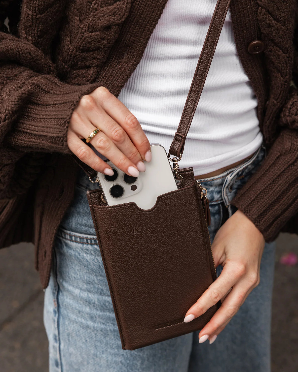Louenhide Suki Phone Bag - Chocolate - Isla-Maree