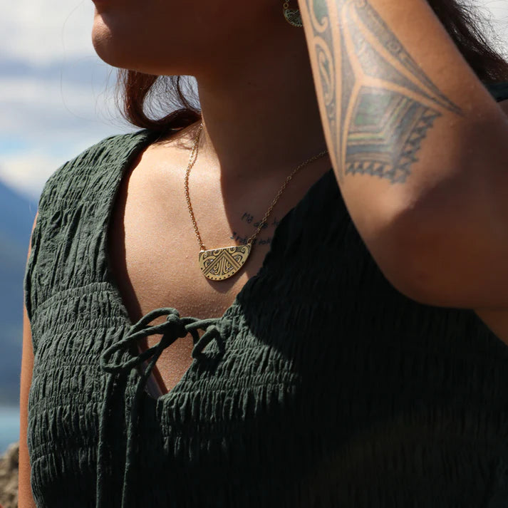 Maunga-nui Breastplate Necklace - Gold - Isla-Maree