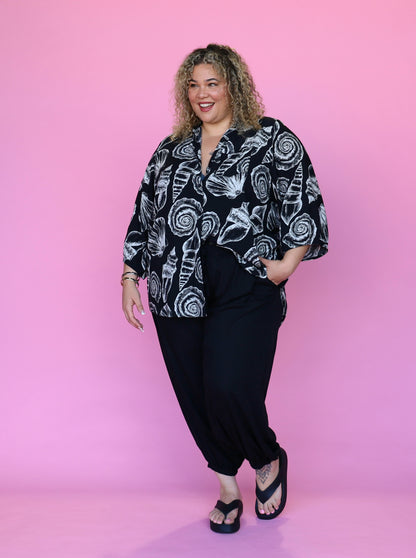 Haven Shirt - Black Seashells