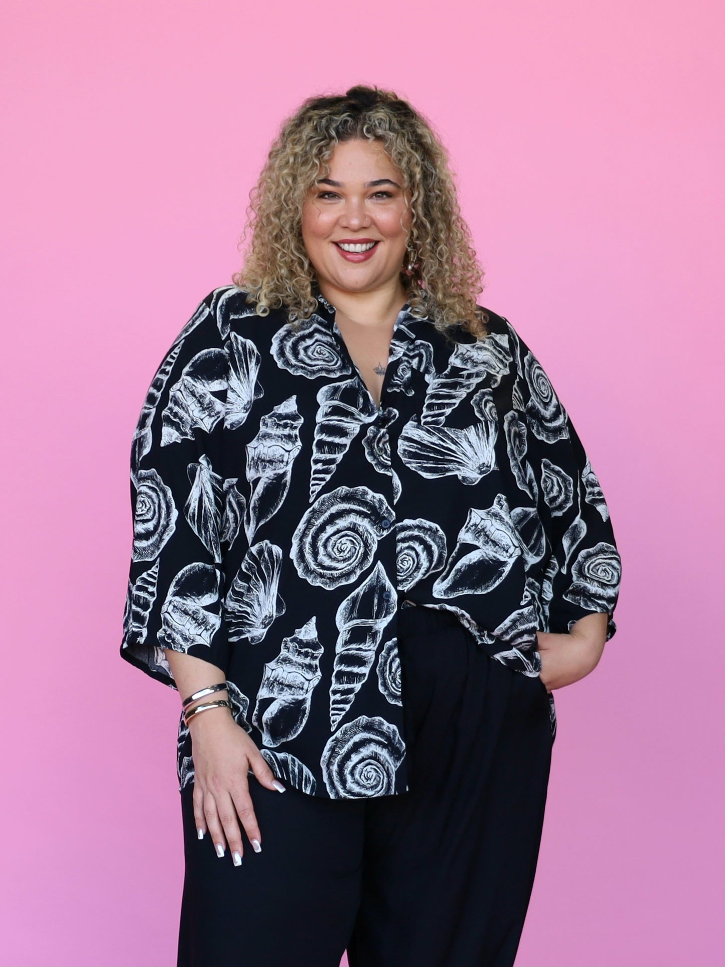 Haven Shirt - Black Seashells