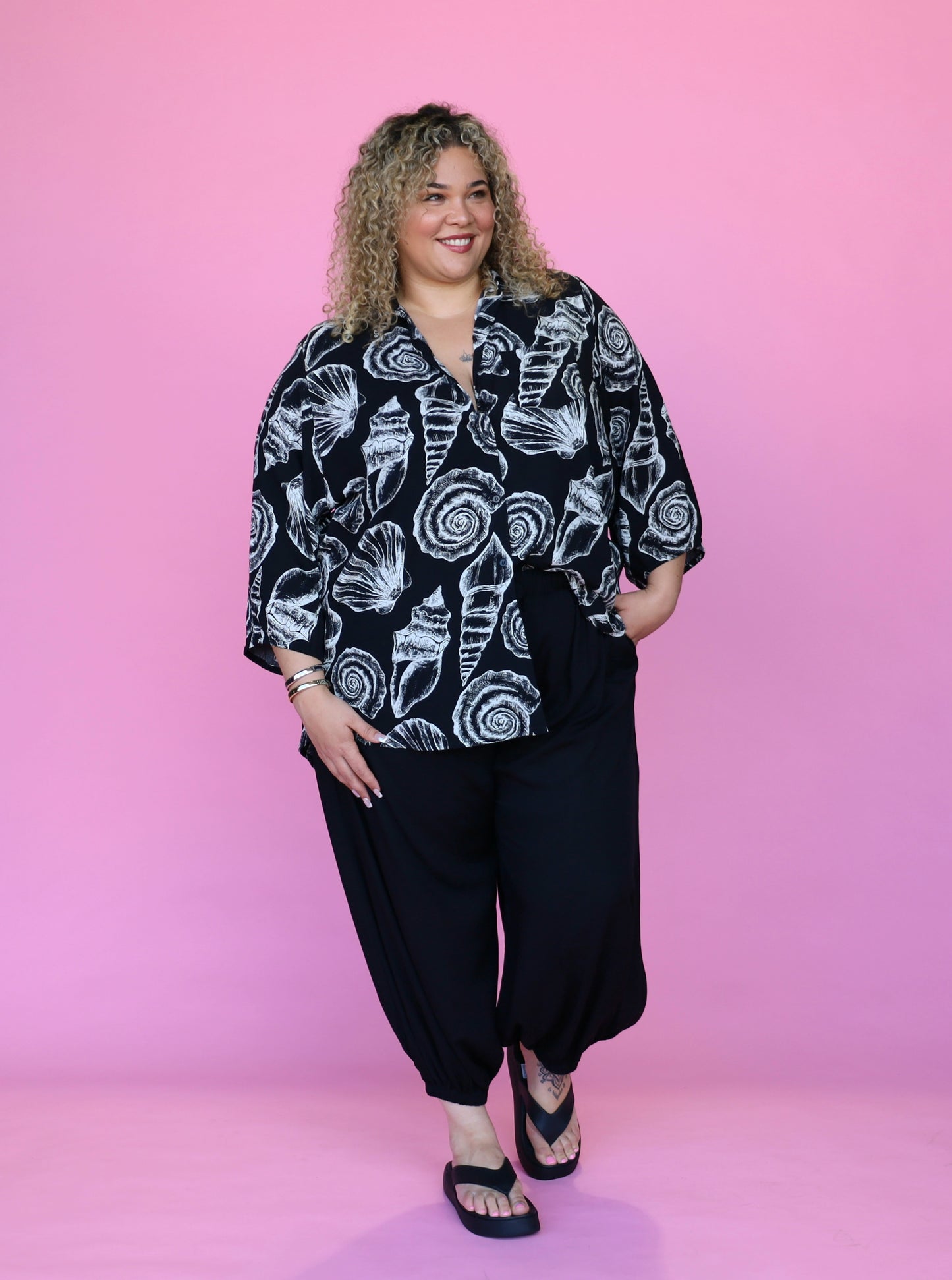 Haven Shirt - Black Seashells