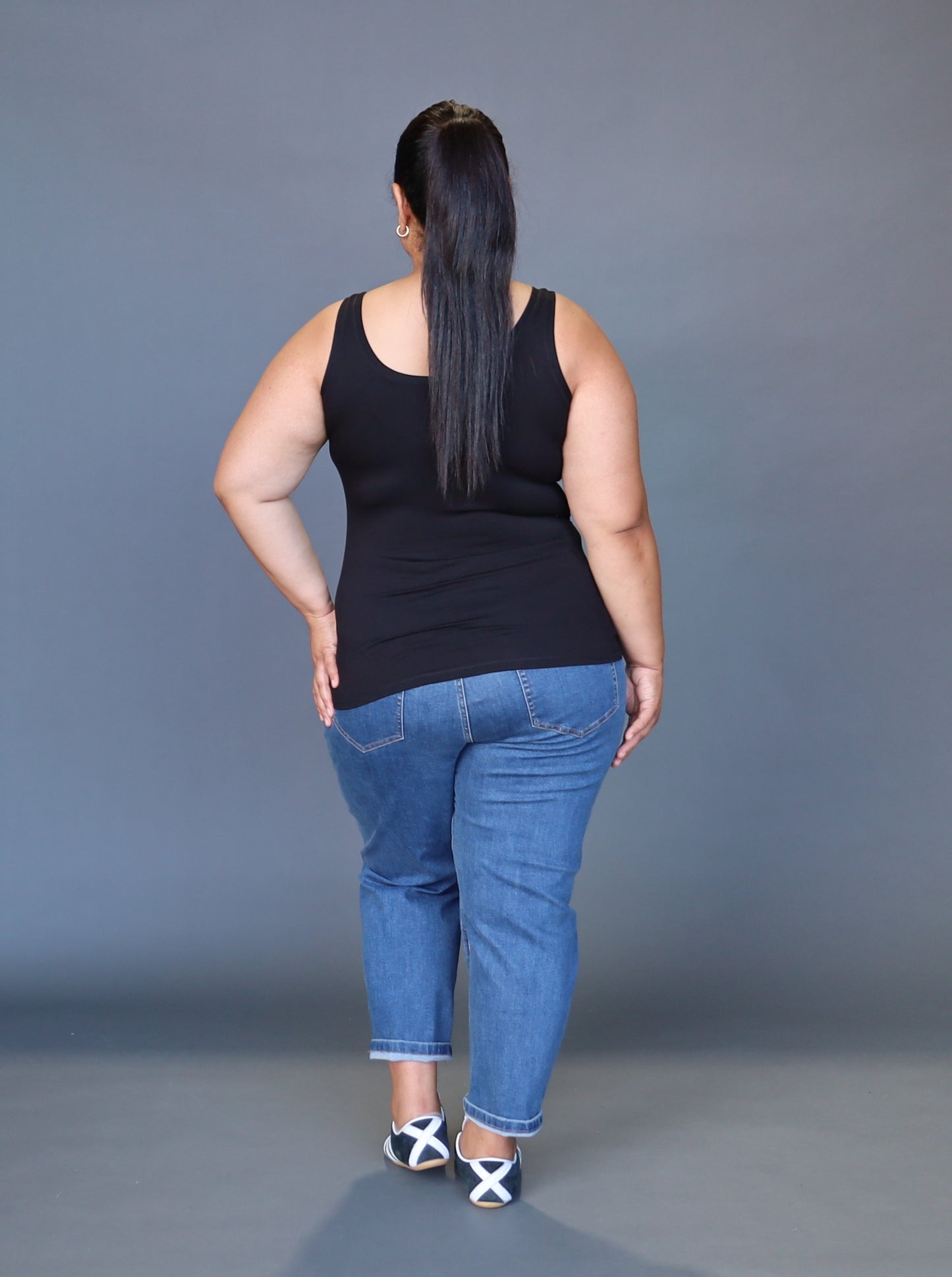 Basic Singlet - Black - Isla-Maree