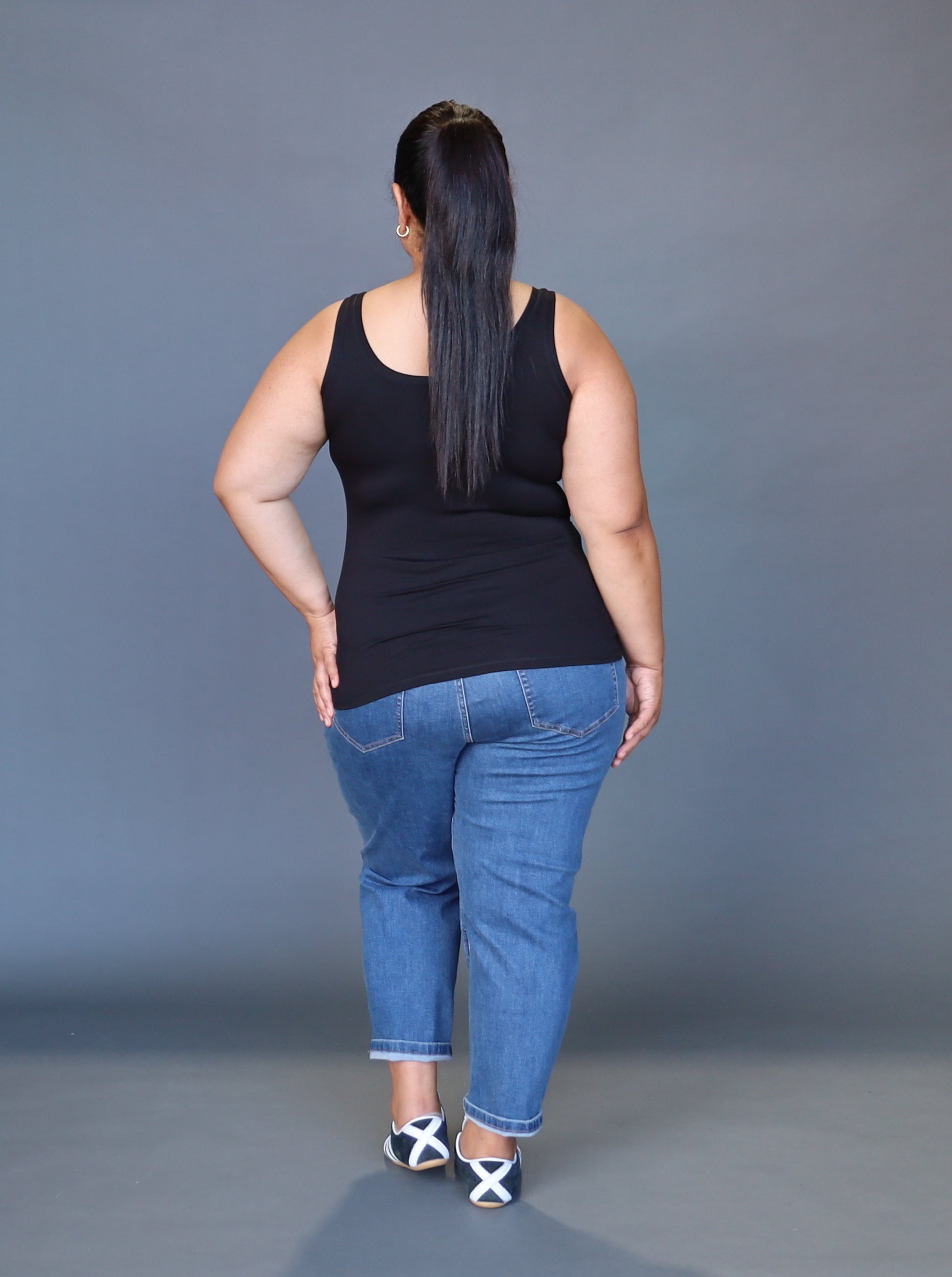 Basic Singlet - Black - Isla-Maree