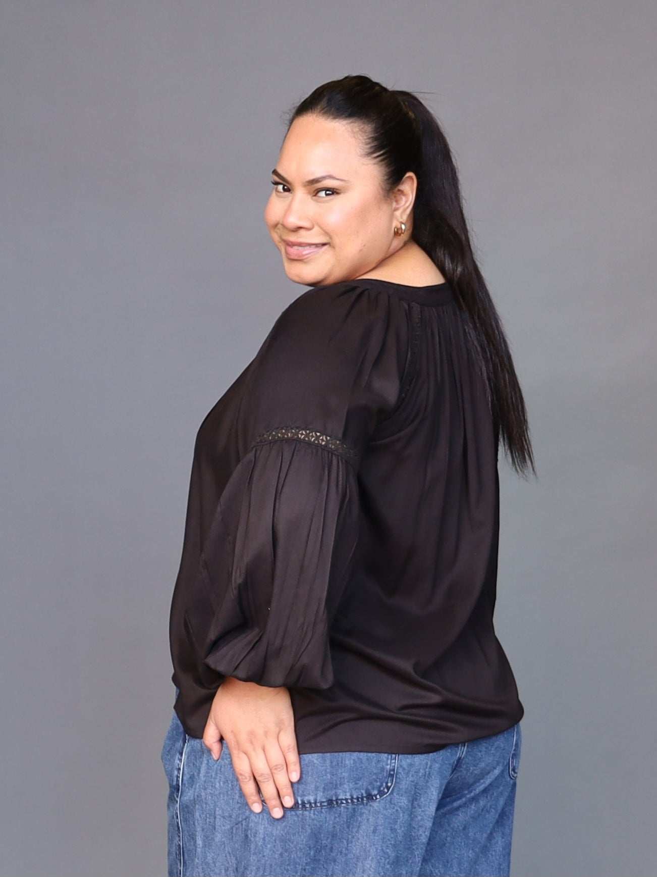 Sara Blouse - Black - Isla-Maree