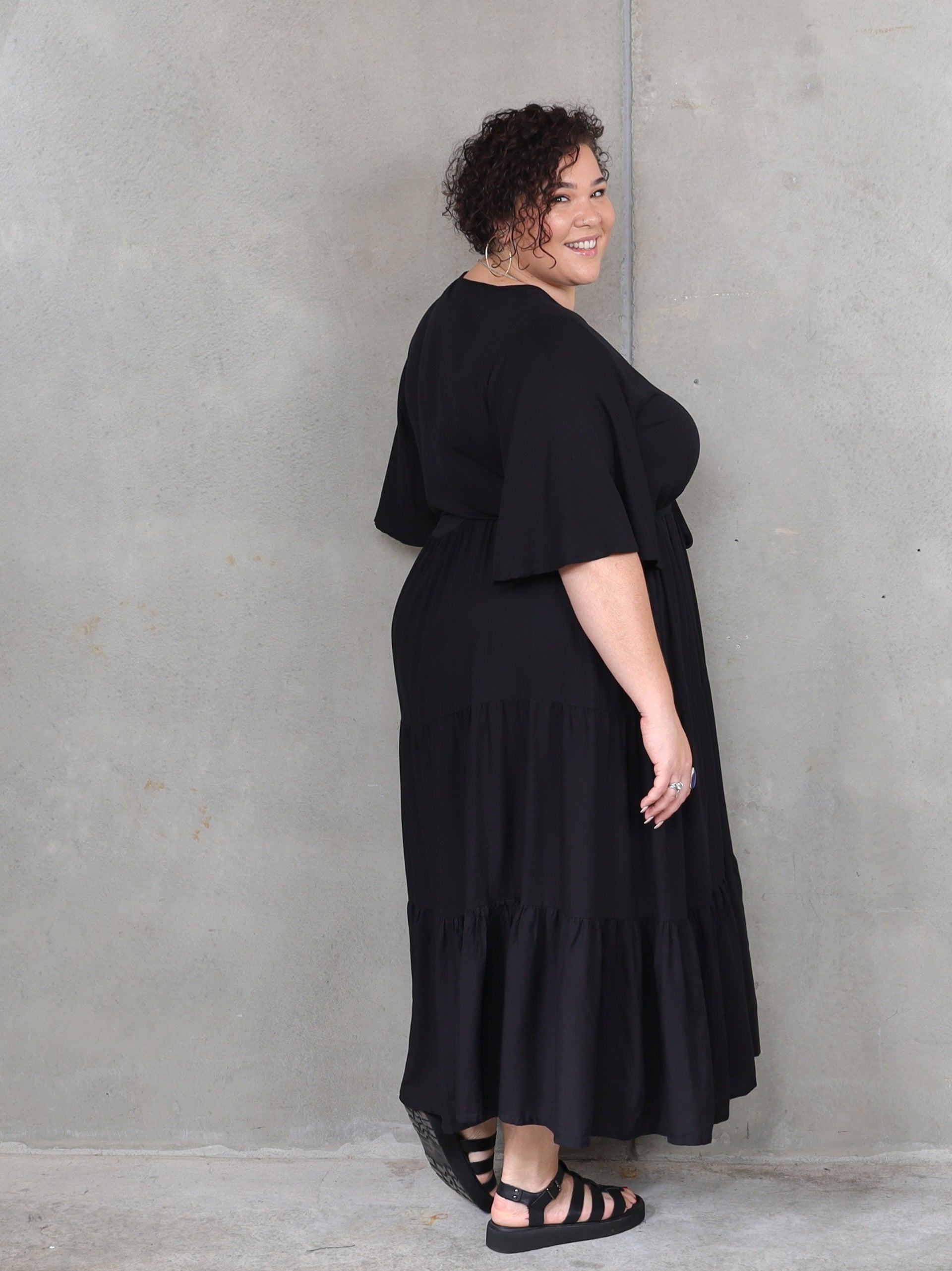 Isla Maree Jasmine Dress - Black | NZ Womens Plus Size Fashion – Isla-Maree