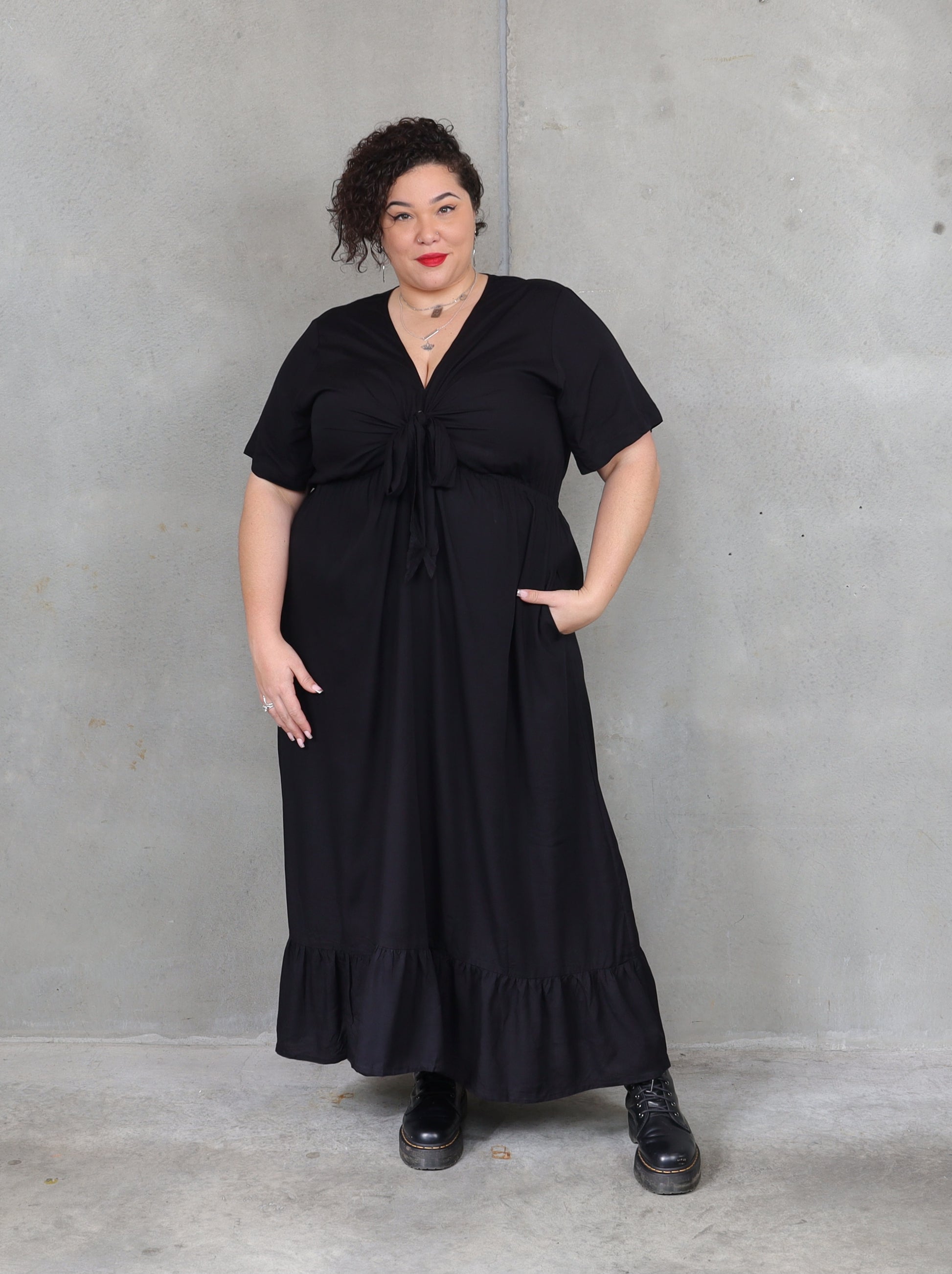 Tallulah Dress - Black - Isla-Maree - Plus Size - V-Neck- Full Length Dress