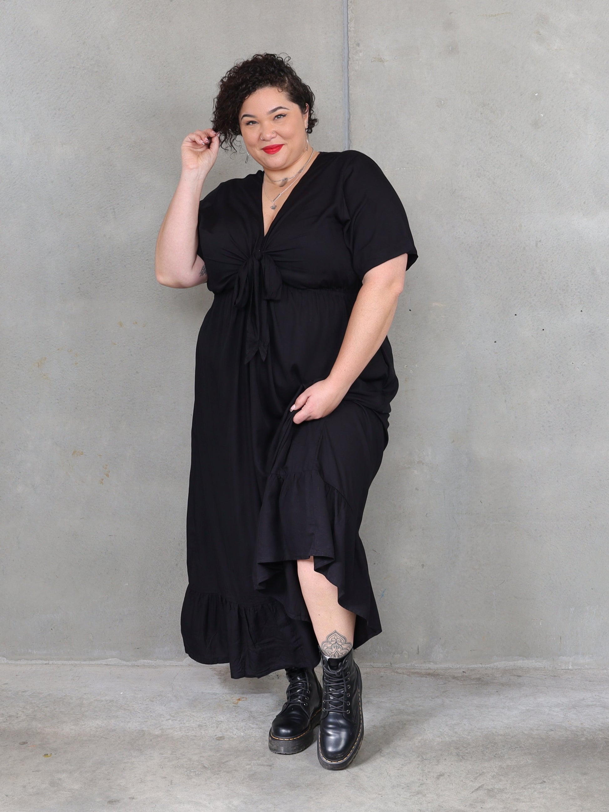 Tallulah Dress - Black - Isla-Maree - Plus Size - V-Neck- Full Length Dress
