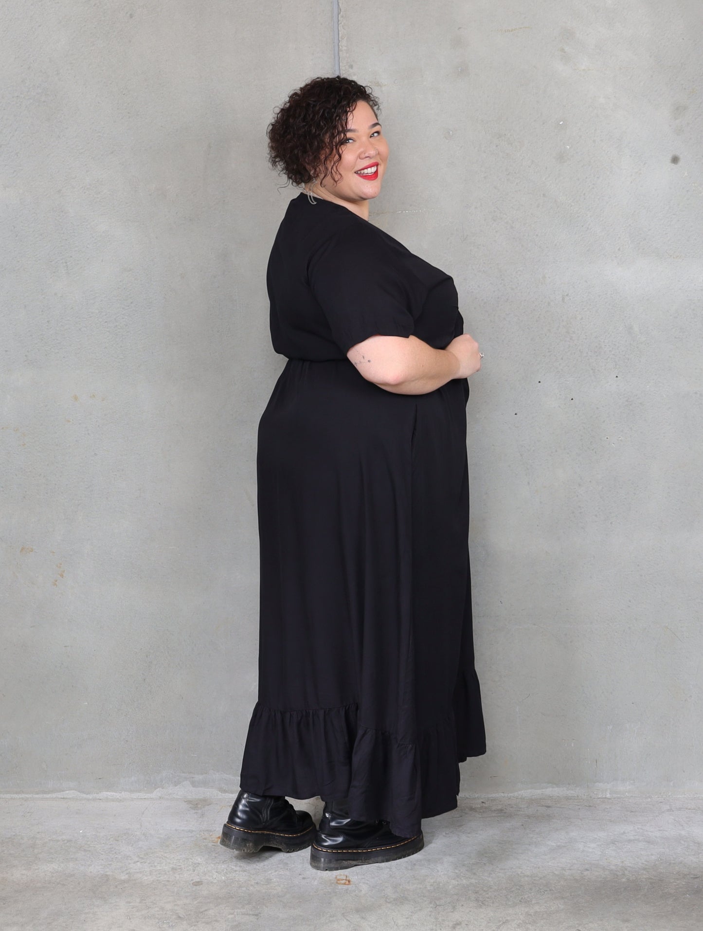 Tallulah Dress - Black - Isla-Maree - Plus Size - V-Neck- Full Length Dress