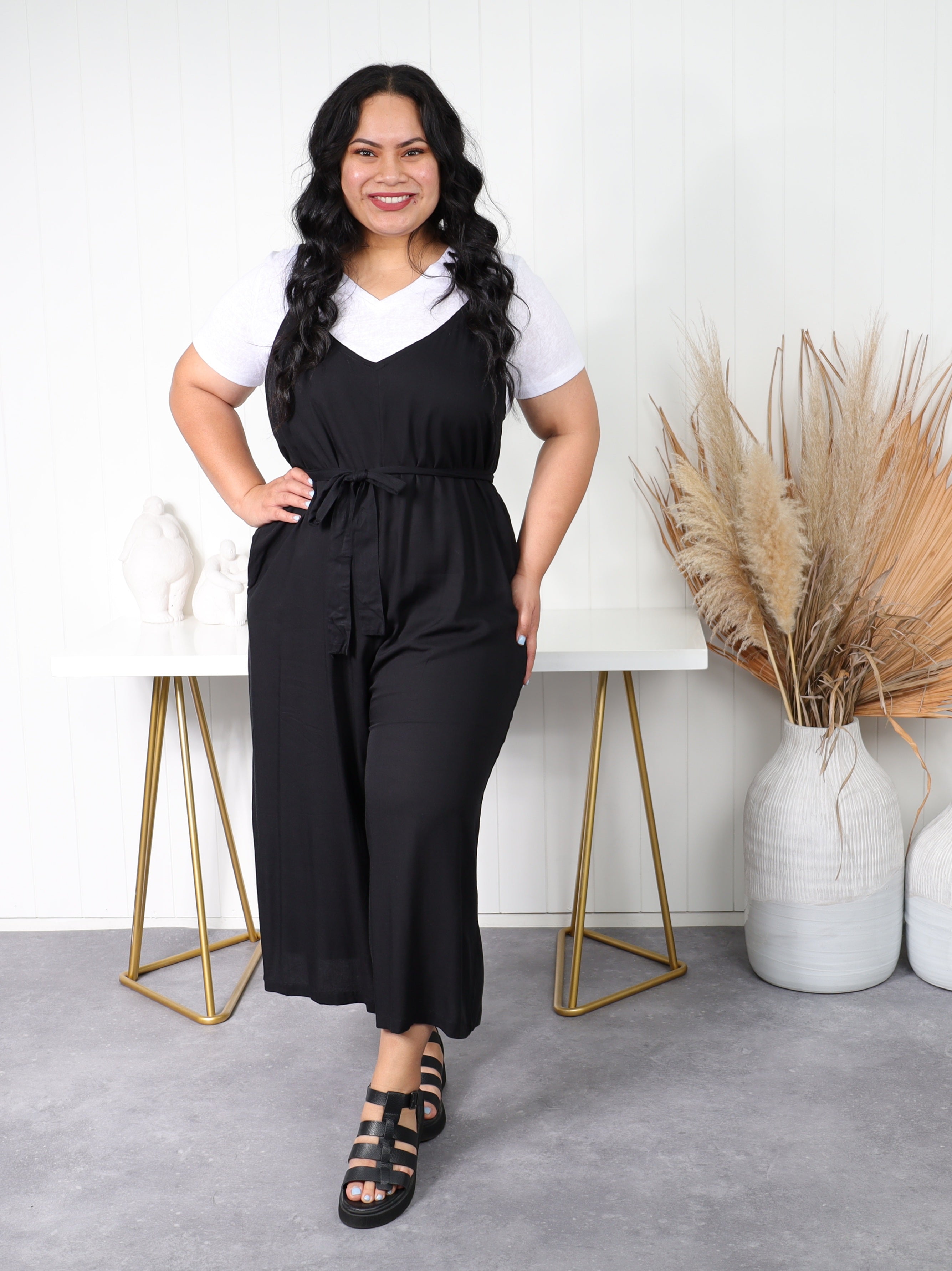 Trendy Wide leg Jumpsuit Comfy Outfit For Teenagers | Plus Size Jumpsuit  Ideas | Chubby Girl attire, Jumpsuit Outfit, Jumpsuit Outfit Ideas